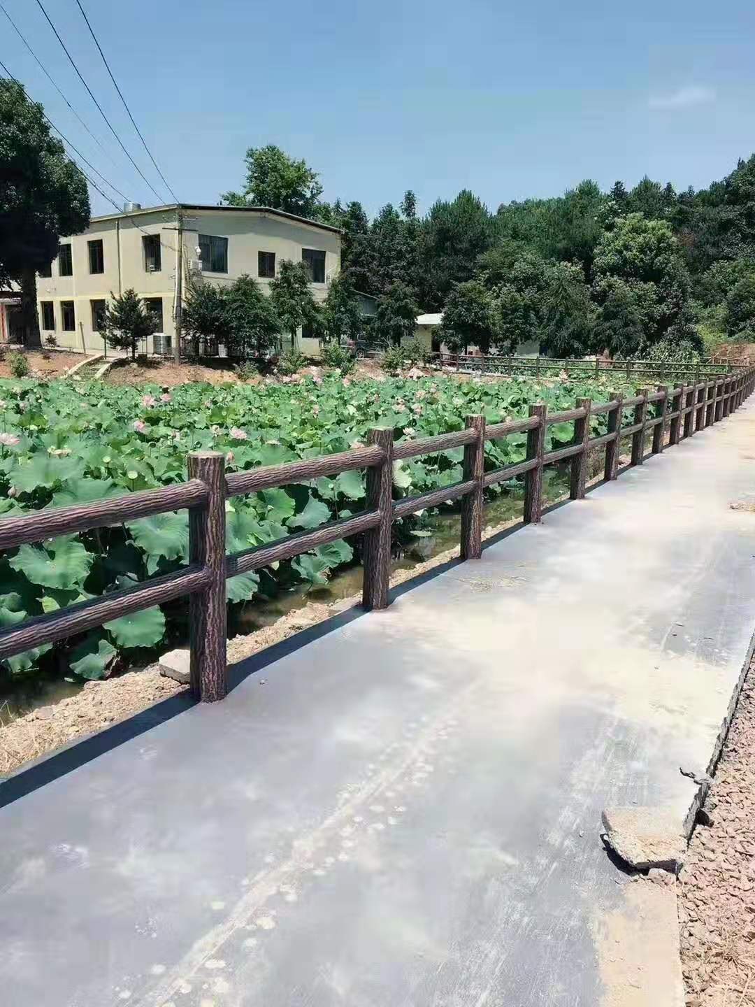 仿樹（shù）皮兩扶手護欄（lán） (3).jpg