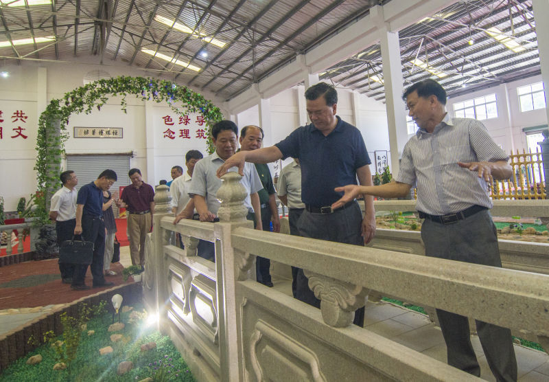 1.9米雕花河堤（dī）護欄 (9).jpg