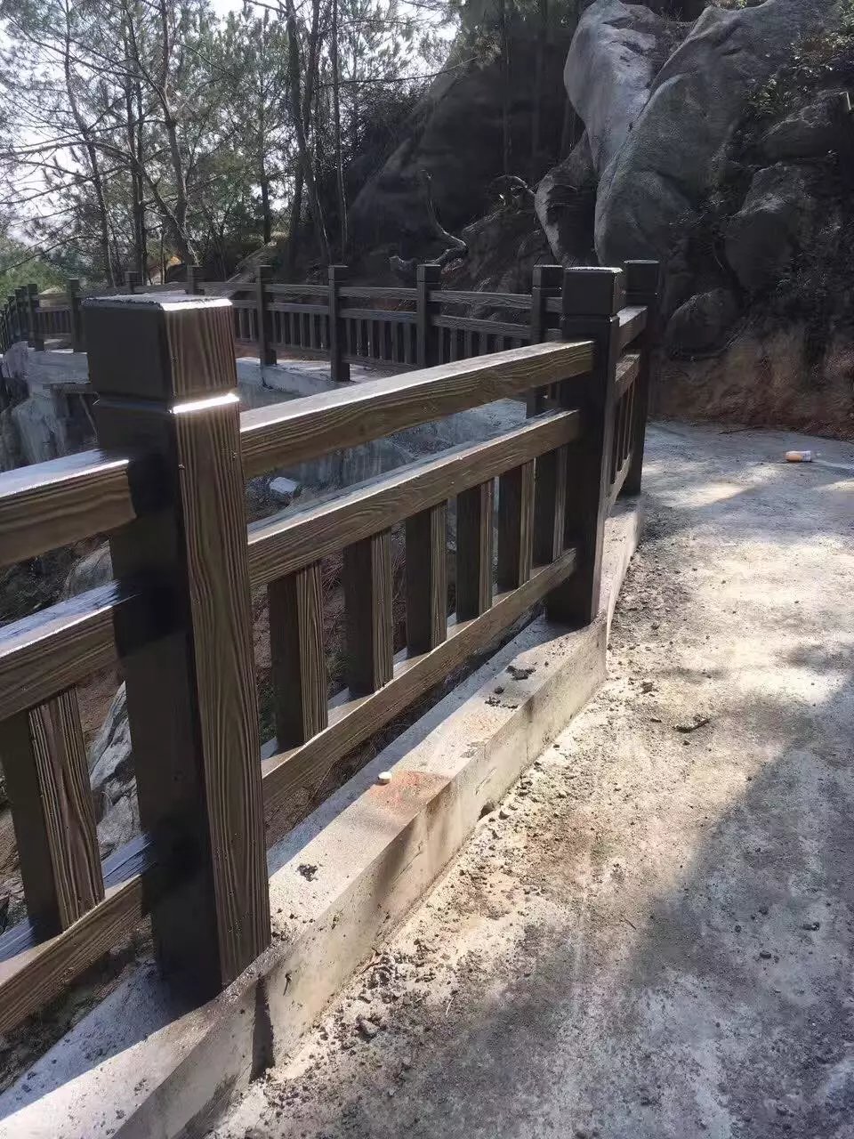 1.8米仿木護欄  (3).jpg