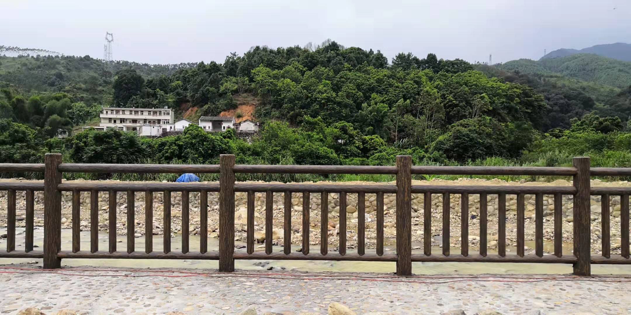 1.8米梯狀仿樹皮護欄（lán） (10).jpg