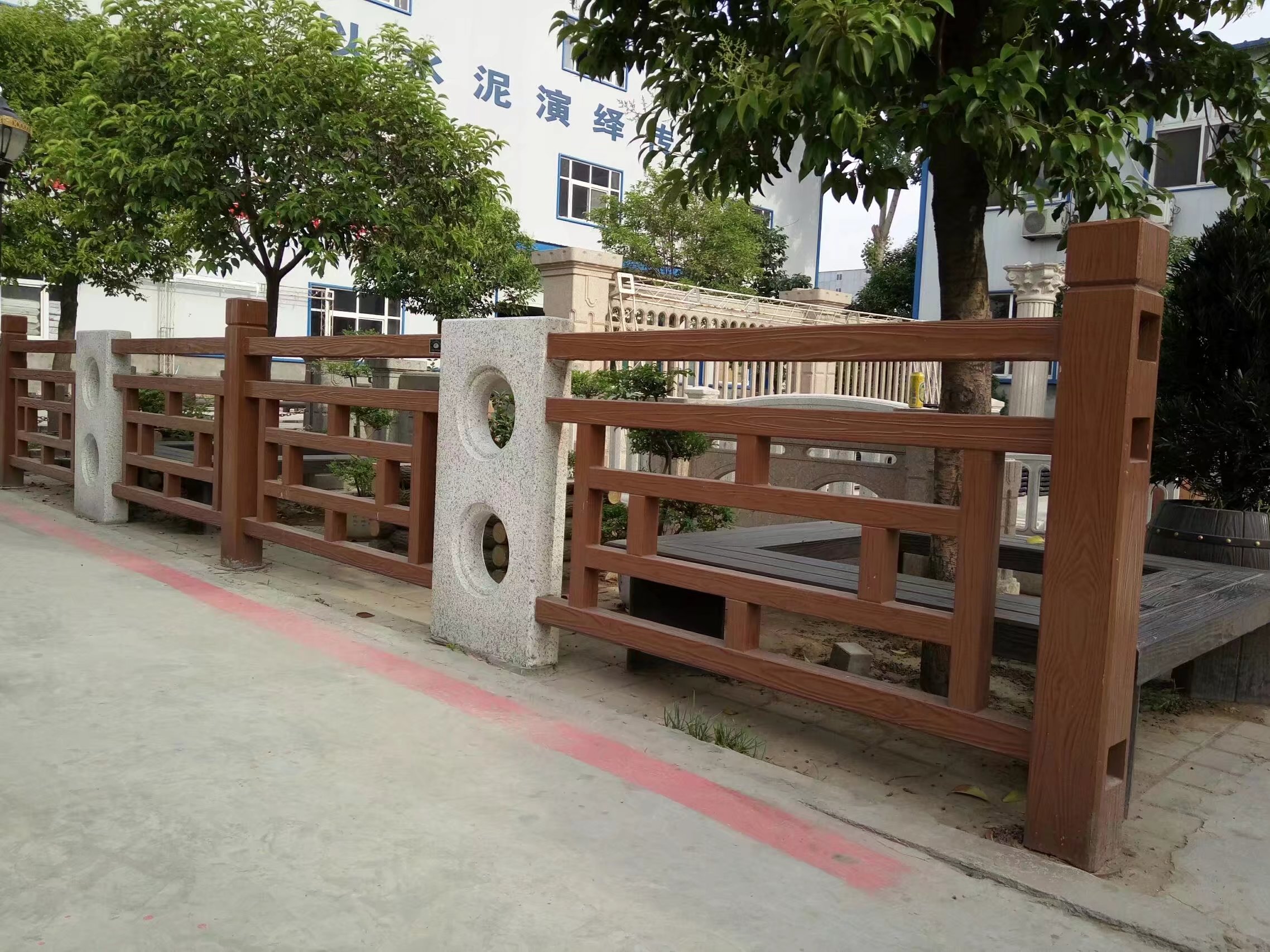 仿木（mù）仿石組合護欄 (2).png